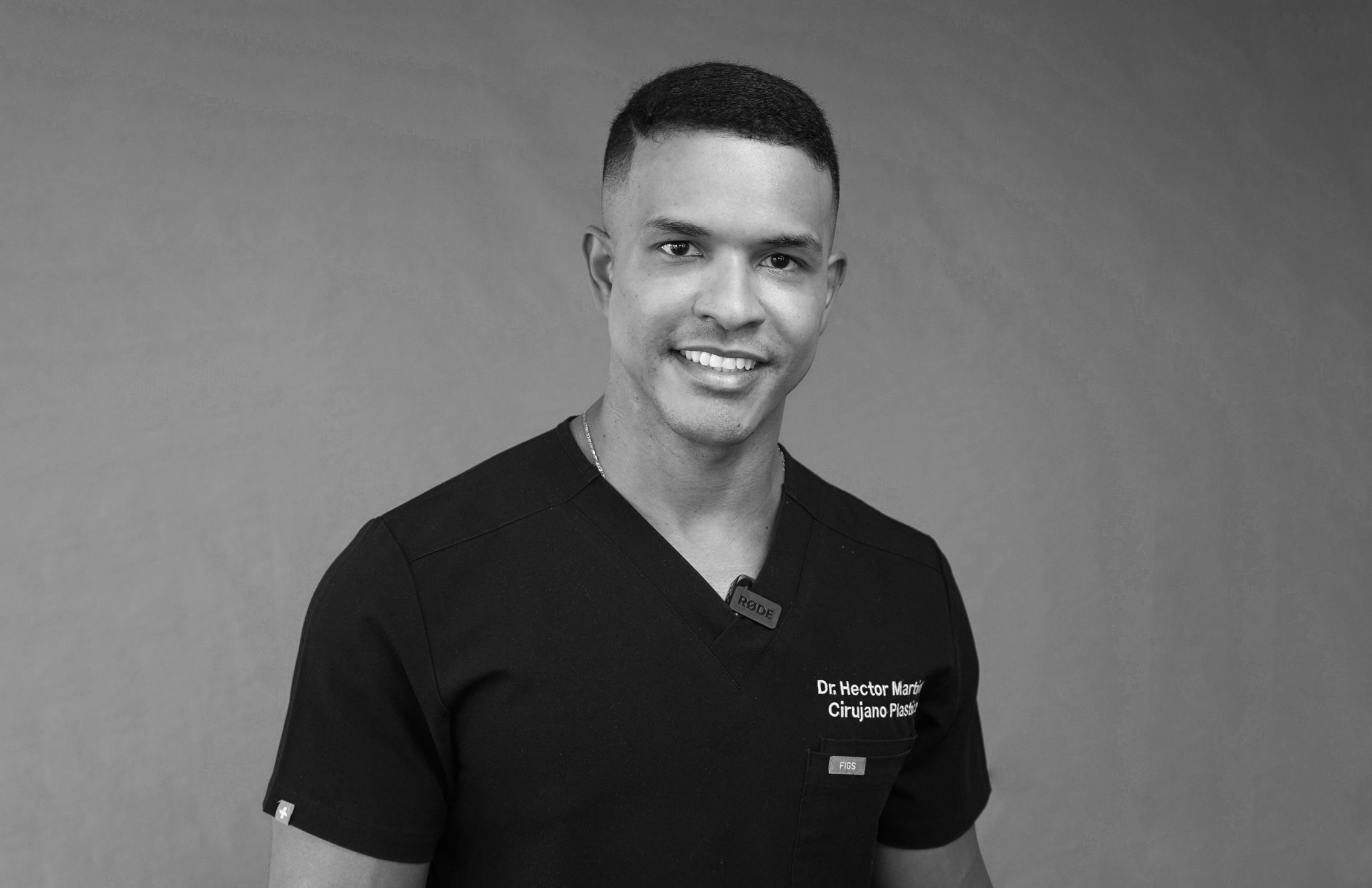 doctor Héctor Martínez cirujano plastico